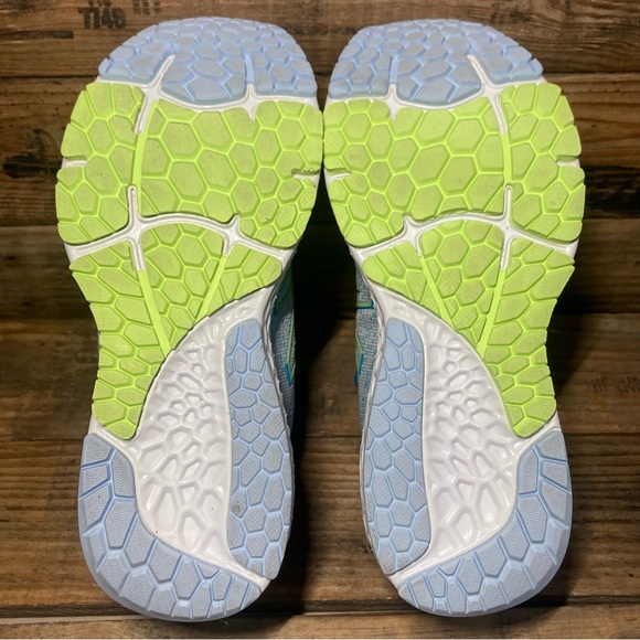 New Balance Athletic Shoes in Gray and Blue - Picture 8 of 8